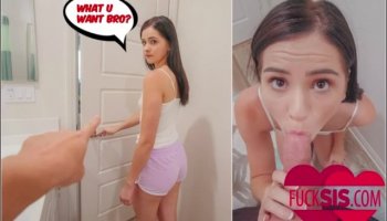 Teens Abigail and Trinity play with toys to orgasm