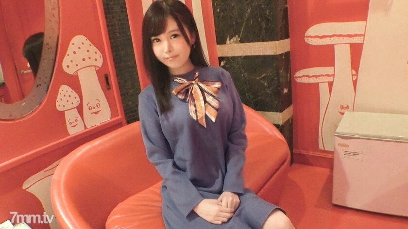 SIRO-3977 【第一枪】【户田惠○香织】【Neat face de M美少女】带可爱酒窝的De М同伴被大公鸡过世，扭曲美颜……【第一枪】网络AV应用→AV体验射击1103