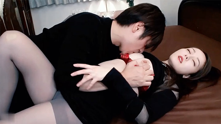 明星换脸 猥琐男舔迪丽热巴的奶子