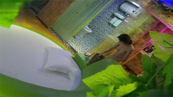 不良酒店盗录帅气小哥与气质苗条女友开房爱爱.