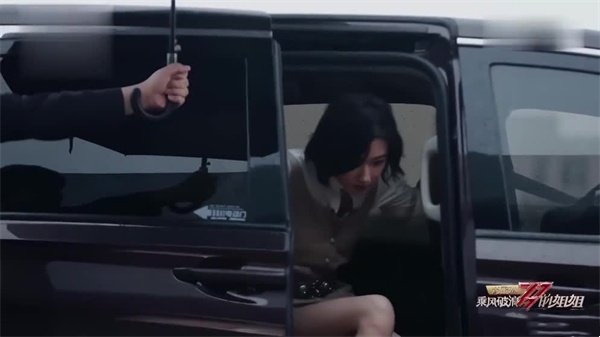 AI-万茜-乘风破浪的姐姐