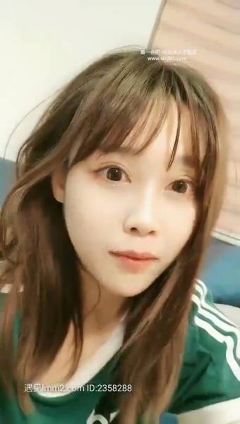 真正小仙女,超高颜值,罕见白虎馒头嫩穴,单场收益21万金币,让你产生借钱也要打赏的冲动!