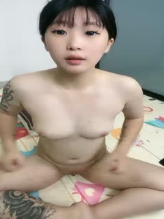 两个小渣男带个自己的女友一块做直播,整齐吃屌,席地而战后入操