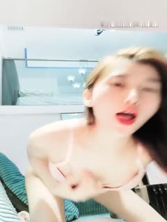 高颜值苗条妹子按摩器抽插自慰,营养快线椰汁抹逼快速抽插呻吟娇喘,很是诱惑喜欢不要错过