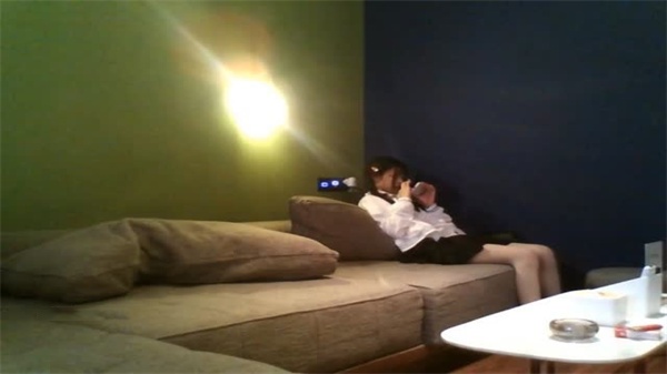 土豪约极品纯欲双马尾JK美女酒店开房双角度多姿势